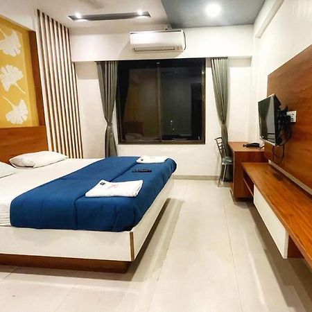 Hotel Ambai Executive Tuljapur Ngoại thất bức ảnh