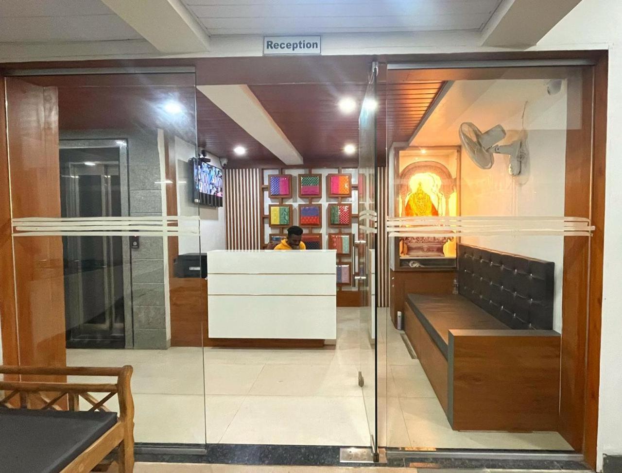 Hotel Ambai Executive Tuljapur Ngoại thất bức ảnh