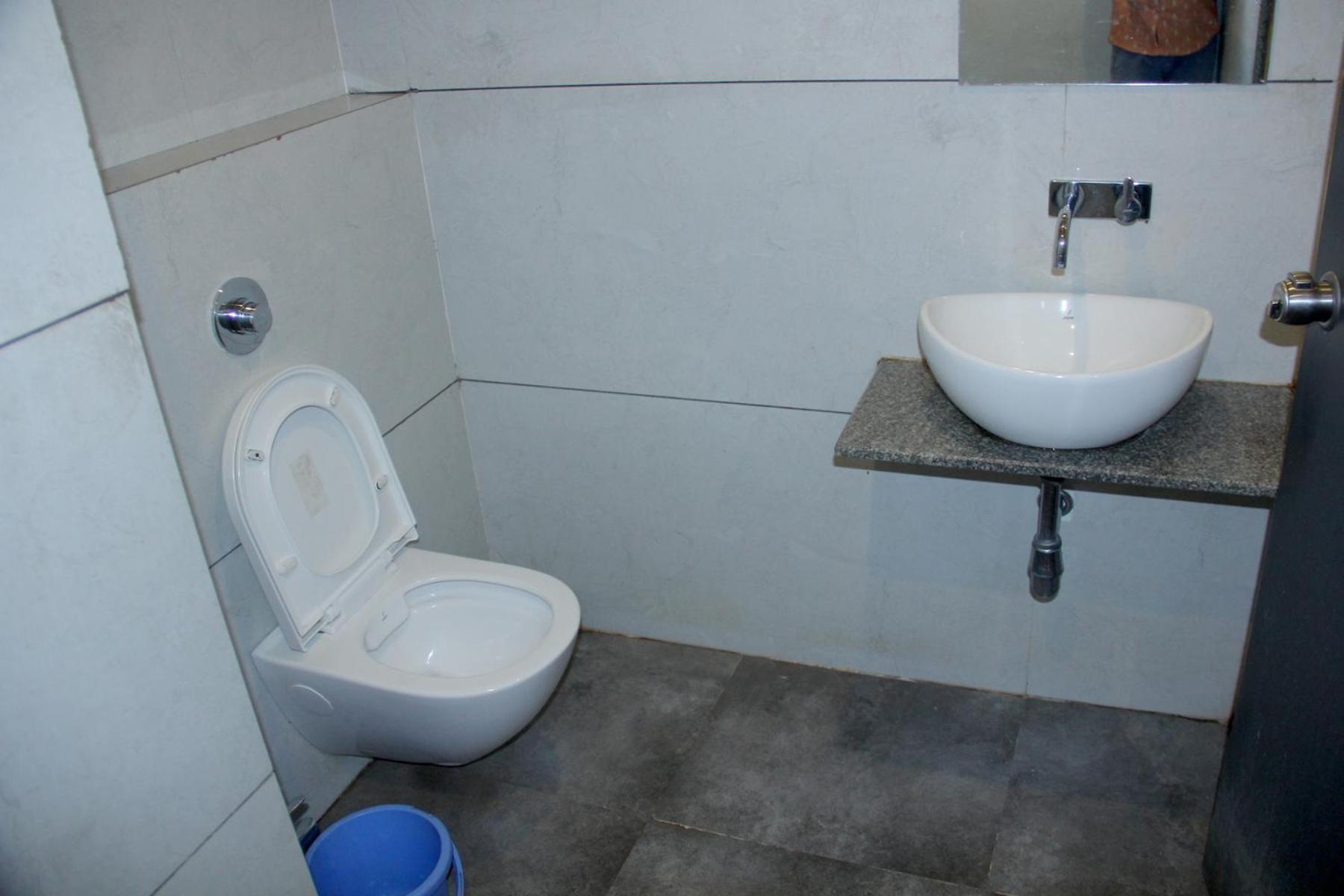 Hotel Ambai Executive Tuljapur Ngoại thất bức ảnh