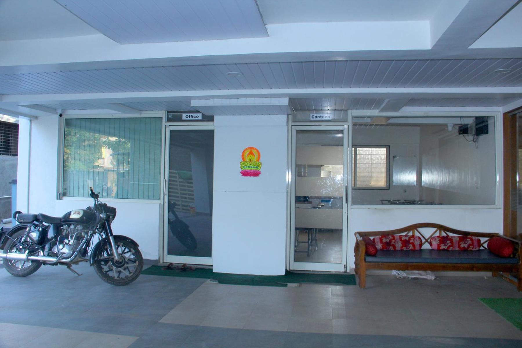 Hotel Ambai Executive Tuljapur Ngoại thất bức ảnh