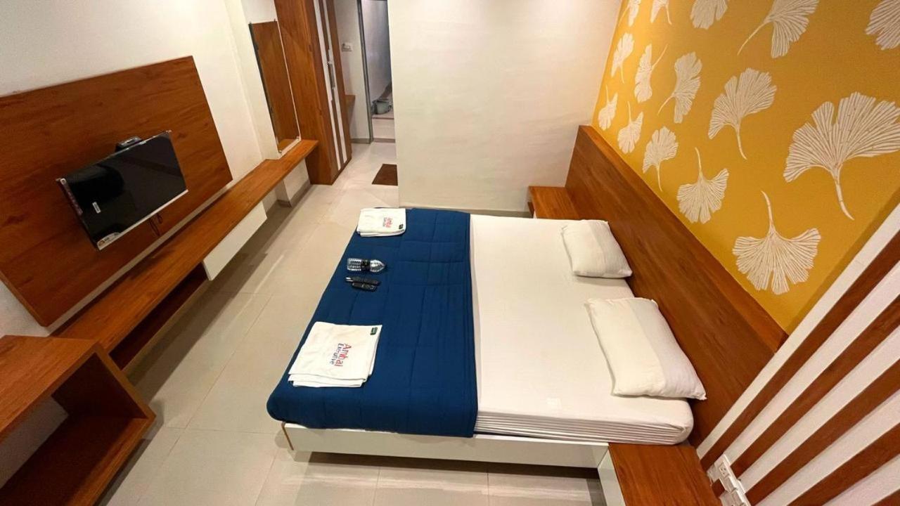 Hotel Ambai Executive Tuljapur Ngoại thất bức ảnh